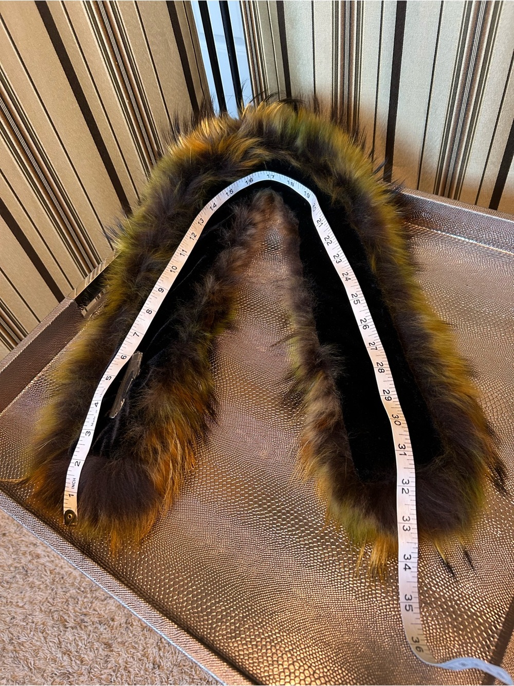Real fur collar - Picture 10 of 12